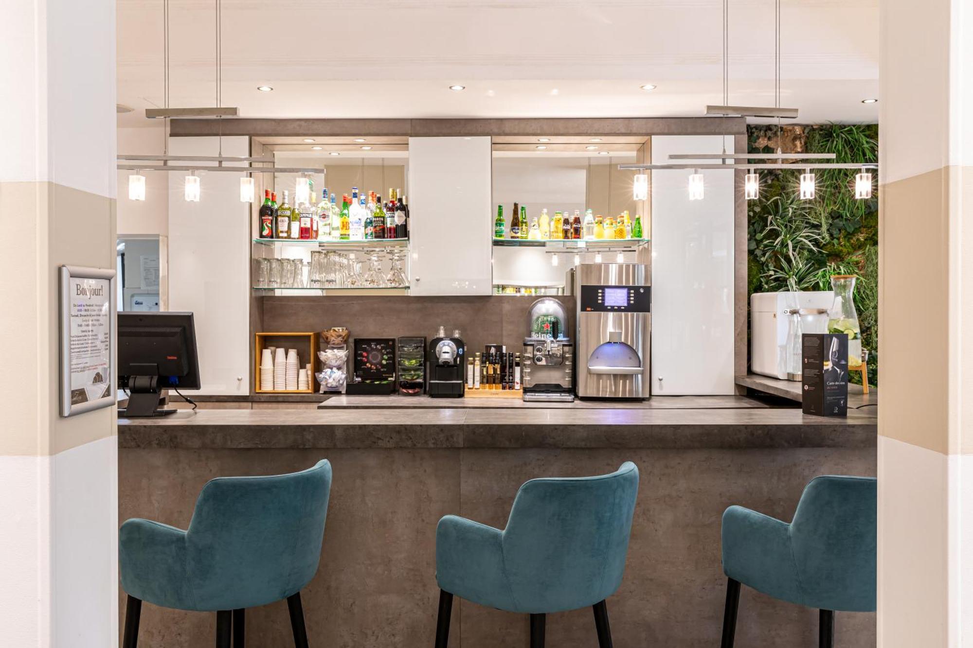 Fraser Suites Paris La Defense Courbevoie Eksteriør bilde The bar at the lounge