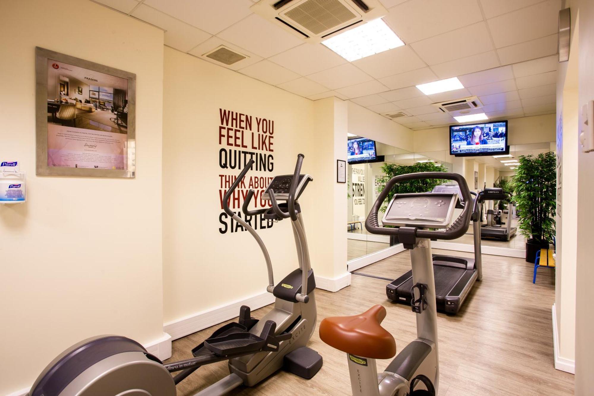 Fraser Suites Paris La Defense Courbevoie Eksteriør bilde The gym at the hotel
